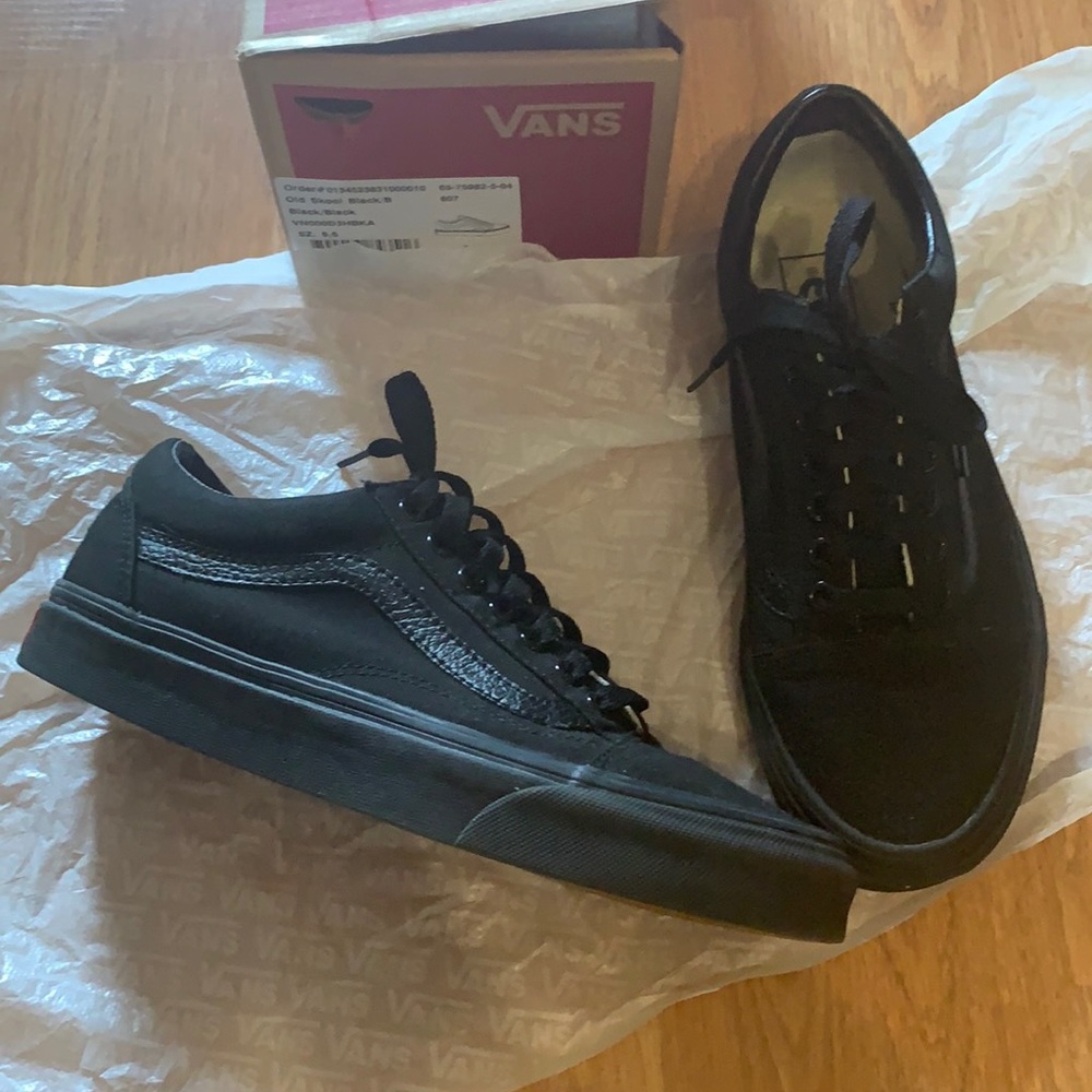 Black/Black Low Old Skool Vans